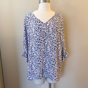 Well Worn light, blue, navy blue white Floral V-Neck Blouse